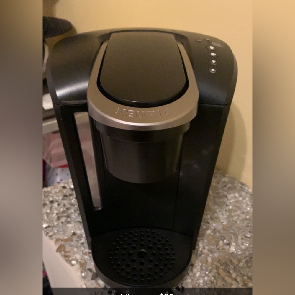 Like new only used a couple times keurig personal coffee maker